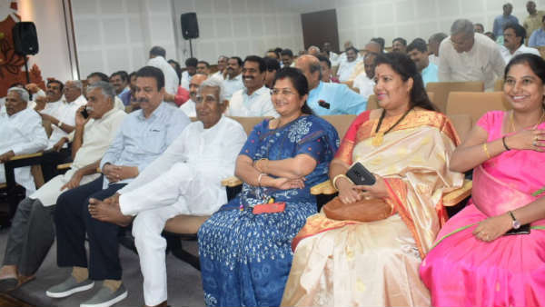 ರಾಜೀನಾಮೆಯಿಂದ ಸಾಂವಿಧಾನಿಕ ಬಿಕ್ಕಟ್ಟು