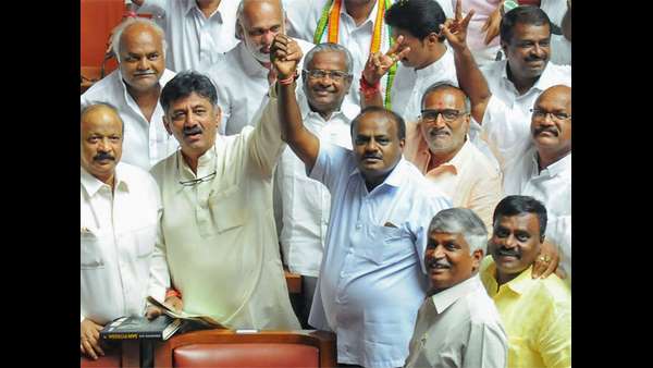 ಸಾಮೂಹಿಕ ರಾಜೀನಾಮೆ