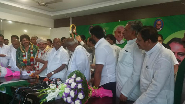 ಹಳೇ ಮೈಸೂರು ಭಾಗದ ಮತಗಳನ್ನು ಮಾತ್ರ ನಂಬಿಕೊಂಡರೆ ಕಷ್ಟ