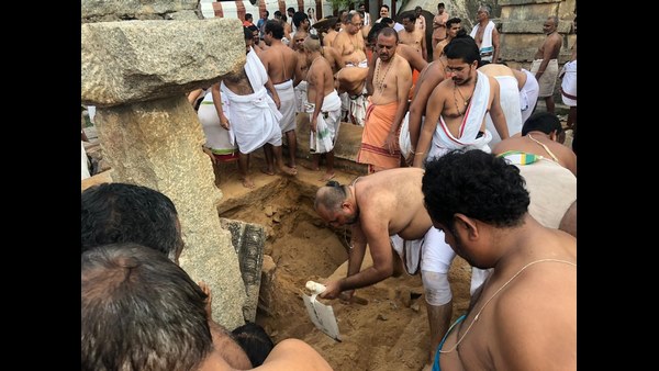 ಆ ರಾತ್ರಿ ಯಲ್ಲಿ ದೋಣಿ ನಡೆಸಿದ್ದಾದರೂ ಹೇಗೆ?