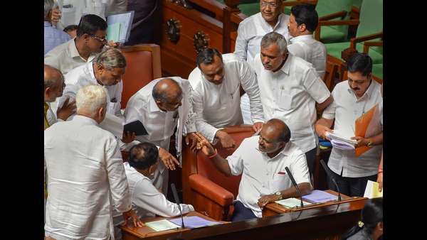 ಶಾಸಕರನ್ನು ತಕ್ಷಣವೇ ಅಮಾನತುಗೊಳಿಸಬಹುದು