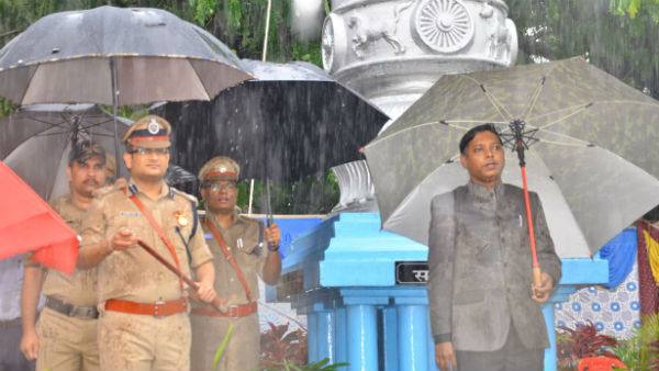 ಪ್ರವಾಹದ ನಡುವೆಯೂ ಸ್ವಾತಂತ್ರ್ಯದ ಹೆಮ್ಮೆ