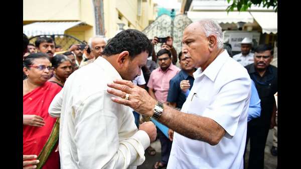 ಕ್ಷೇತ್ರಕ್ಕೆ/ ಜಿಲ್ಲೆಗೆ ಸಂಬಂಧಿಸಿದ ಶಾಸಕರ ಟೀಂ ಅನ್ನು ಕಟ್ಟಿರುವ ಯಡಿಯೂರಪ್ಪ