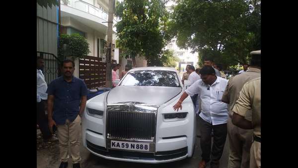 ರೋಲ್ಸ್ ರಾಯಲ್ಸ್ ಕಾರು ಪ್ರಮೋದ್ ಮಧ್ವರಾಜ್ ಬಳಿ ಕೂಡ ಇದೆ