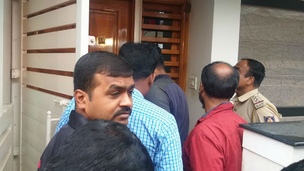 ಭೂಗತಲೋಕದ ಹೆಸರು ಥಳಕು