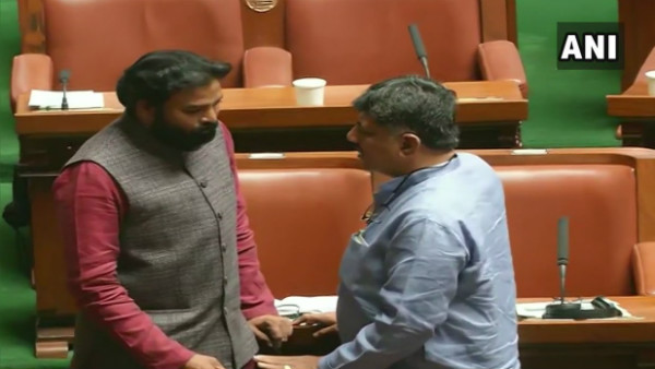 ಶ್ರೀರಾಮುಲುಗೆ, ಡಿ ಕೆ ಶಿವಕುಮಾರ್ ಪಕ್ಷಕ್ಕೆ ಸೇರುವಂತೆ ಆಹ್ವಾನ