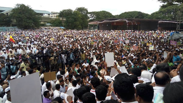 ಎಲ್ಲರೂ ಒಂದು!