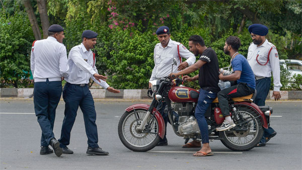 ಕಾರಿನ ಇಎಂಐಗಿಂತ ಟ್ರಾಫಿಕ್ ದಂಡವೇ ಹೆಚ್ಚು!