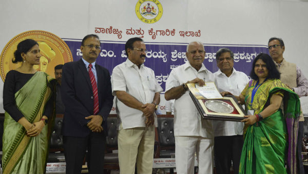 ಕೈಗಾರಿಕೆ ಇಲಾಖೆ ಸಚಿವರಾದ ಜಗದೀಶ್ ಶೆಟ್ಟರ್
