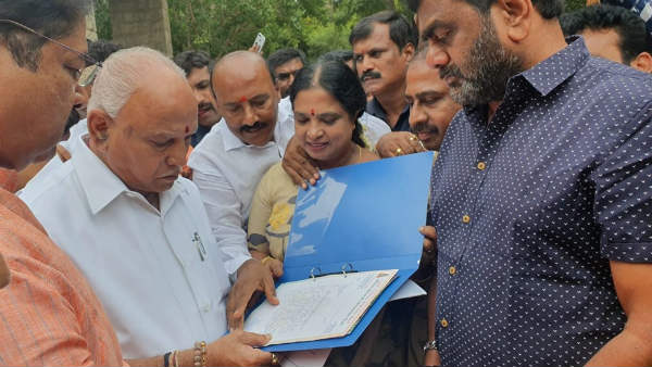 ರಸ್ತೆ ದುರಸ್ಥಿ ಮಾಡಿಸುವಂತೆ ಮನವಿ