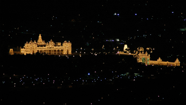 2 ಗಂಟೆಗಳ ಕಾಲ ಮಿನುಗುವ ಅರಮನೆ