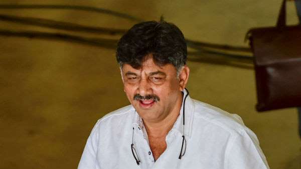 ಡಿ ಕೆ ಶಿವಕುಮಾರ್ ವಿಚಾರಣೆಗೆ ಸಹಕರಿಸುತ್ತಿಲ್ಲ