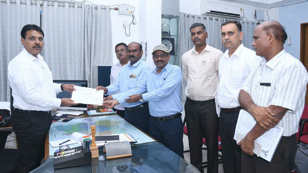ವಿಮಾನ ನಿಲ್ದಾಣ ಪ್ರಾಧಿಕಾರಕ್ಕೆ ಹಸ್ತಾಂತರ