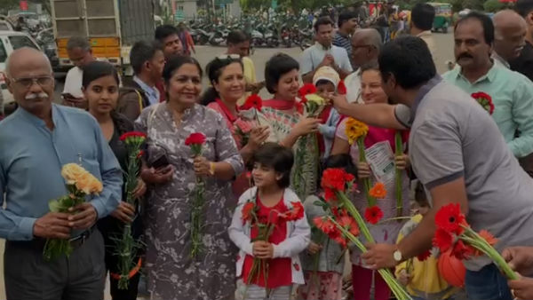 ಹೂವಿನ ಬಳಕೆ ನಿಷೇಧಿಸಿ