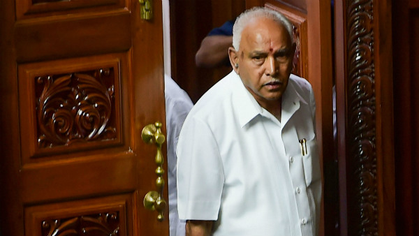 ಪ್ರತಿಭಟನೆಗೆ ಹೆದರಿ ಅಧಿವೇಶನ ಶಿಫ್ಟ್