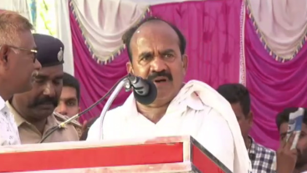 ಯಡಿಯೂರಪ್ಪ ವಿರುದ್ಧ ವೇದಿಕೆ ಮೇಲೆ ವಾಗ್ದಾಳಿ
