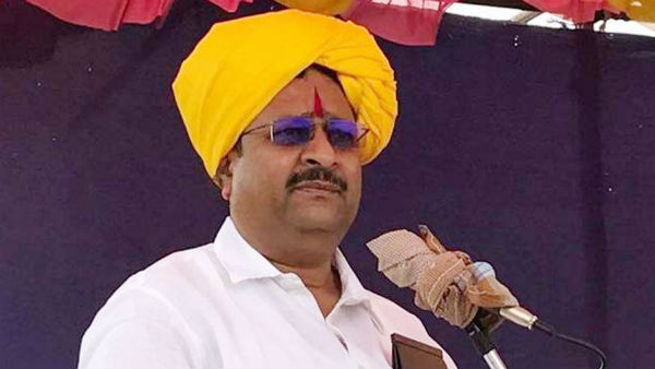 ಪಕ್ಷ ಮತ್ತು ನಾಯಕತ್ವದ ವಿರುದ್ಧ ಆರೋಪ