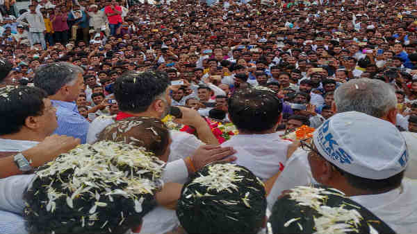 ಸಾದಹಳ್ಳಿ ಗೇಟ್ನಲ್ಲಿ ಮಾತನಾಡಿದ ಡಿ. ಕೆ. ಶಿವಕುಮಾರ್