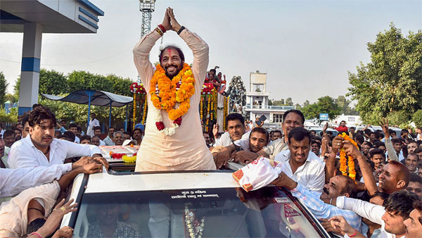 ವಿವಾದಿತ ರಾಜಕಾರಣಿ ಗೋಪಾಲ್ ಕಾಂಡಾ