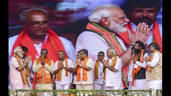 ಗಂಜಿ ಕೇಂದ್ರದಲ್ಲಿ ಅನ್ನಕ್ಕೆ ಸಾಲುಗಟ್ಟಿ ನಿಲ್ಲುವುದು ನಿಂತಿಲ್ಲ