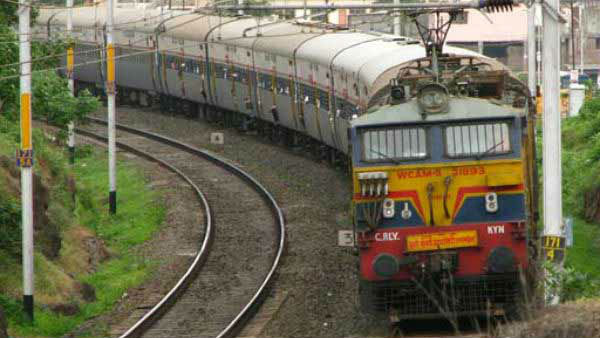 ಅಪ್ಪ ಬಂದ್ರು ಎಂದ!