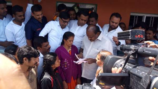 ಕ್ಷೇತ್ರದಿಂದ ಕಾಲ್ಕಿತ್ತಿದ್ದಾರೆ