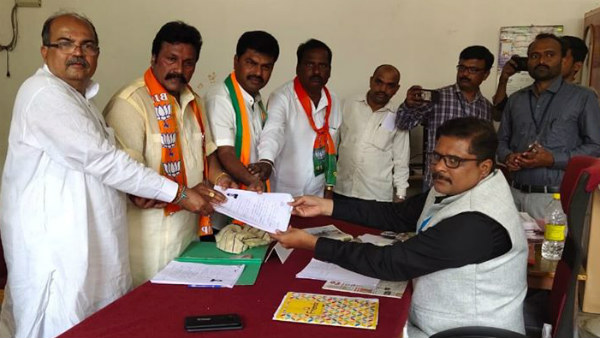 ಕೆಬಿ ಕೋಳಿವಾಡ, ಸ್ವಾಮೀಜಿ, ಆನಂದ್ ಸಿಂಗ್