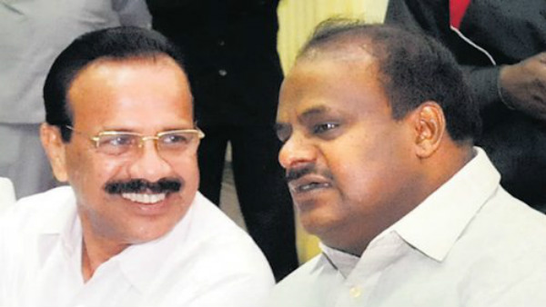 ನಿಮ್ಮಂತೆ ನಾನು ಹಲ್ಲು ಬಿಟ್ಟುಕೊಂಡು ನಿಂತಿಲ್ಲ