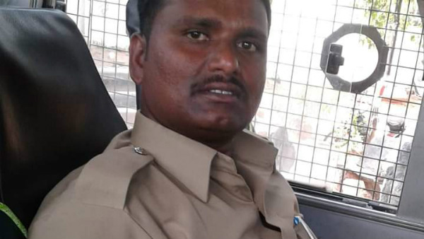 ಪಾನೀಯಕ್ಕೆ ಮತ್ತು ಬೆರೆಸಿದ ಪೇದೆ ಮತ್ತು ಪತ್ನಿ