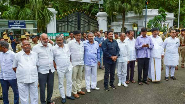 ಅನರ್ಹ ಶಾಸಕರೆಲ್ಲ ಪಾತ್ರಧಾರಿಗಳು!