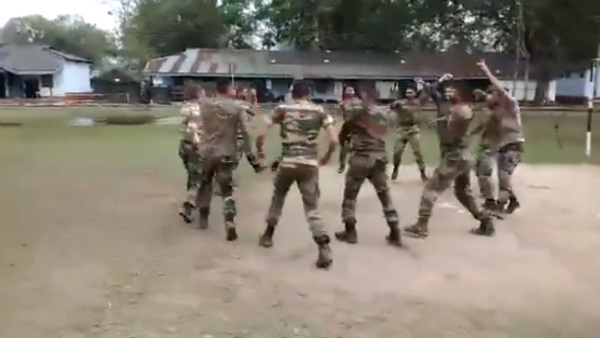 10 ಸೈನಿಕರ ಗಾರ್ಬಾ ನೃತ್ಯ