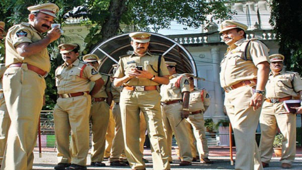 ಪೊಲೀಸರು ಮತ್ತು ಇತರ ಅಧಿಕಾರಿಗಳ ತಂಡಕ್ಕೆ ಜೀವಾವಧಿ ಶಿಕ್ಷೆ