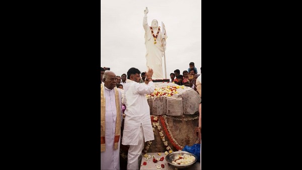 ಅವರು ಮಾಡುತ್ತಿರುವ ಹಿಂದೂ ಮುಗ್ದ ಜನರ ಮತಾಂತರಕ್ಕೆ ನನ್ನ ವಿರೋಧ.