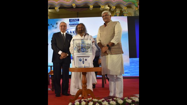 ಖನಿಜಾಂಶಗಳನ್ನು ಸೇರಿಸಿ ಶುದ್ಧೀಕರಿಸುತ್ತದೆ