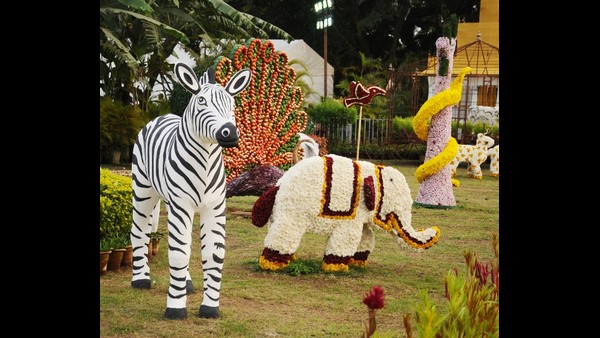 ಹೂವಿನಿಂದ ಮೂಡಲಿವೆ ಚಿತ್ತಾಕರ್ಷಕ ಪ್ರತಿಕೃತಿಗಳು