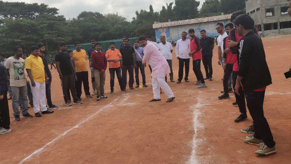 ಎಂಟು ಓವರ್ಗೆ 103 ರನ್ ಚಚ್ಚಿದ ಆಟಗಾರರು