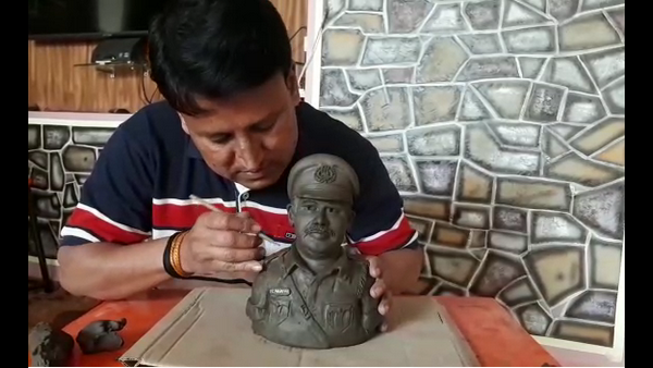 ಸಜ್ಜನರ್ ಮಣ್ಣಿನ ಪುತ್ಥಳಿ ನಿರ್ಮಾಣ