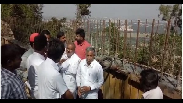 ಚಾಮುಂಡಿ ಬೆಟ್ಟದಲ್ಲಿ ಕಾಮಗಾರಿ ವೀಕ್ಷಿಸಿದ ಸಚಿವ