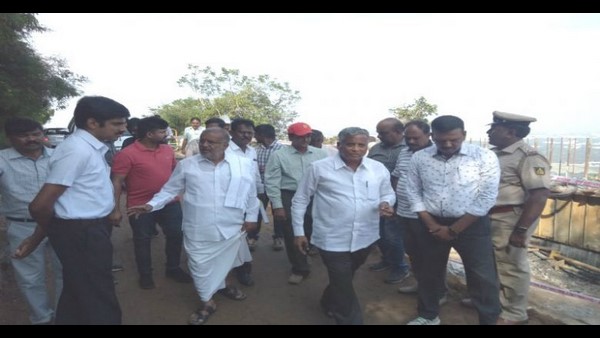 ಶೀಘ್ರವೇ ವ್ಯಾಪಾರಸ್ಥರಿಗೆ ಮಳಿಗೆ