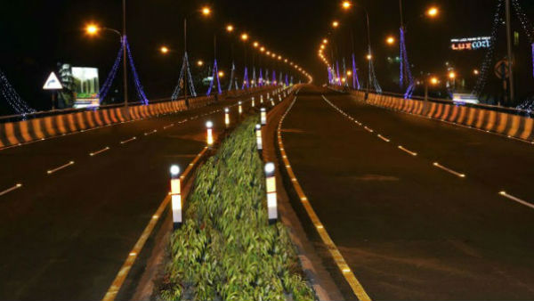 ಜೋಡಿಯನ್ನು ಬೇಡಿಕೊಂಡ ಯುವತಿ