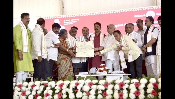 ಕಂದಾಯ ಇಲಾಖೆಯಿಂದ ಜನರ ಶ್ರೇಯೋಭೀವೃದ್ಧಿ