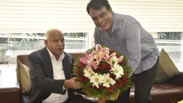 ವಿಮಾನ ನಿಲ್ದಾಣದಲ್ಲಿ ಭೇಟಿ