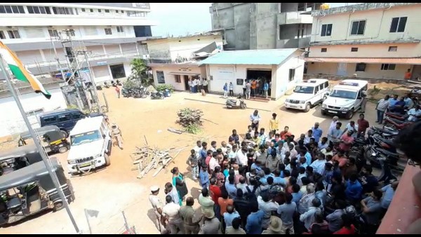 ವರ್ಷಗಳು ಕಳೆದರೂ ತೆರೆದಿಲ್ಲ ಸ್ಮಶಾನ