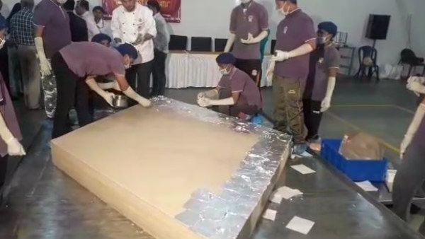 ಪ್ರಥಮ ಬಾರಿಗೆ ಭಾರೀ ಗಾತ್ರದ ತಿನಿಸು ತಯಾರಿ