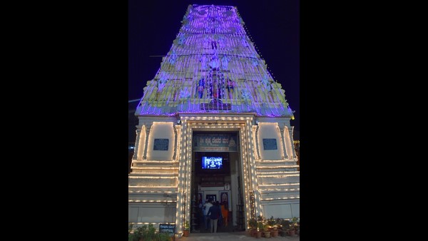 ಈಶಪ್ರಿಯ ಶ್ರೀಗಳ ಅಧಿಕಾರ ಸ್ವೀಕಾರ