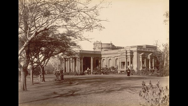 ಕುದುರೆ ವ್ಯಾಪಾರಿ ಇರಾನಿನ ಅಗಾ ಅಲಿ ಅಸ್ಕರ್ ಖರೀದಿಗೆ ಮುಂದಾಗಿದ್ದರು