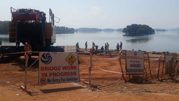 ನನೆಗುದಿಗೆ ಬಿದ್ದಿದ್ದ ಸೇತುವೆ ಕಾಮಗಾರಿ