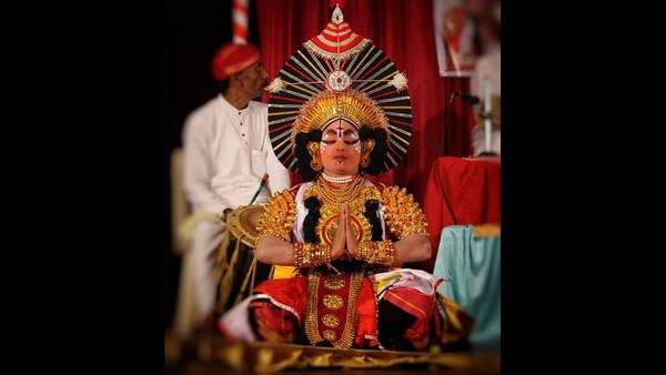 ಕರಾವಳಿ ಭಾಗದ ವಿವಿಧ ಕಡೆ ಪ್ರದರ್ಶನ