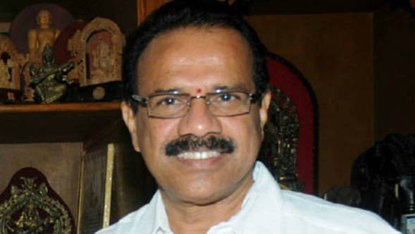 ಪರದೆ ಹಿಂದೆ ನೈಜ ಆಟಗಾರರು