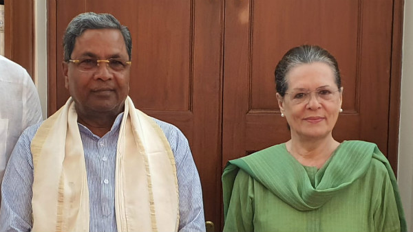 ಹೈಕಮಾಂಡ್ ಒತ್ತಡದಿಂದ ಕೈ ಜೋಡಿಸಿದ್ದ ಮಾಜಿ ಸಿಎಂ ಸಿದ್ದರಾಮಯ್ಯ